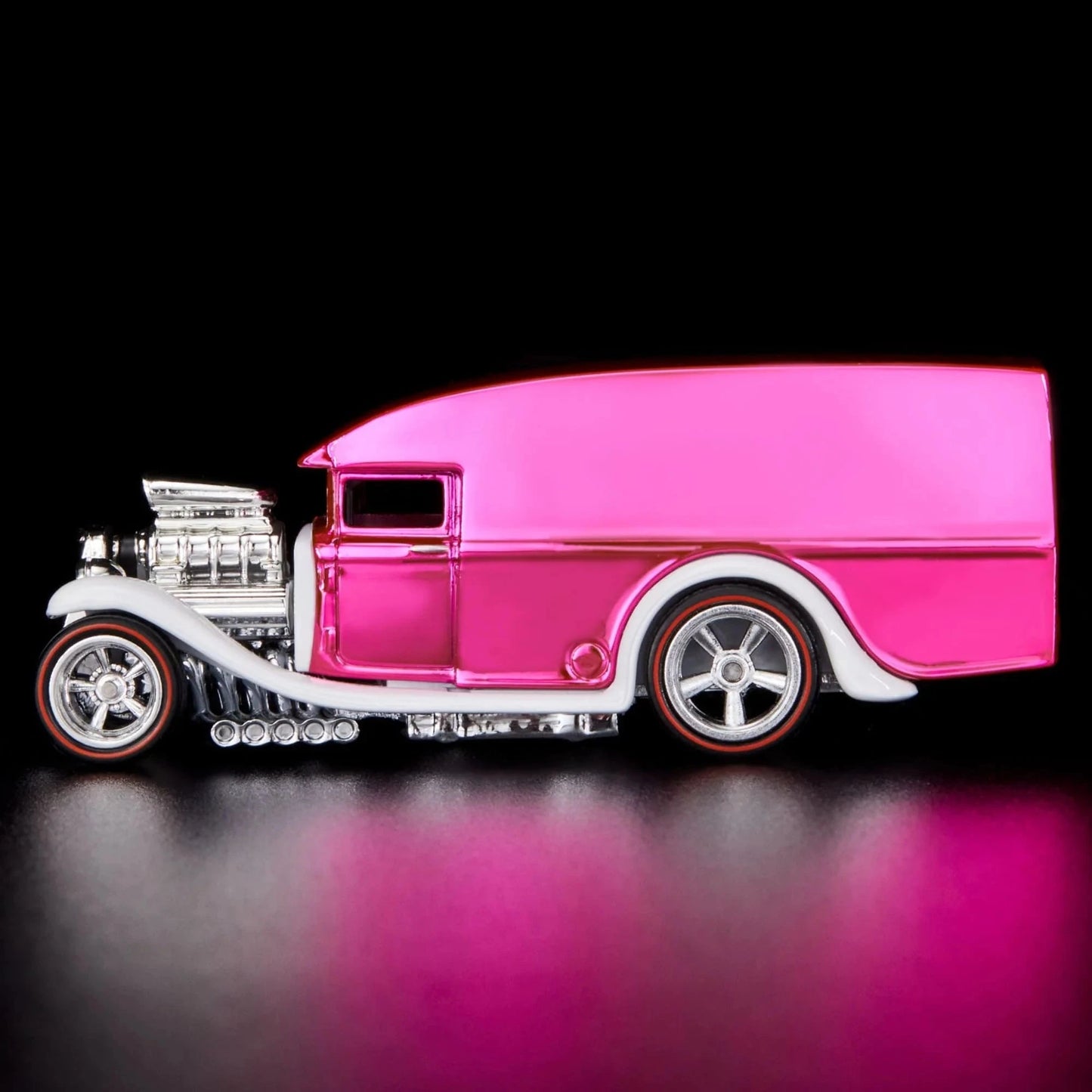 Hot Wheels 1:64 RLC Exclusive Collectors Nationals Blown Delivery – Spectraflame Pink HGK65 Die-Cast Model