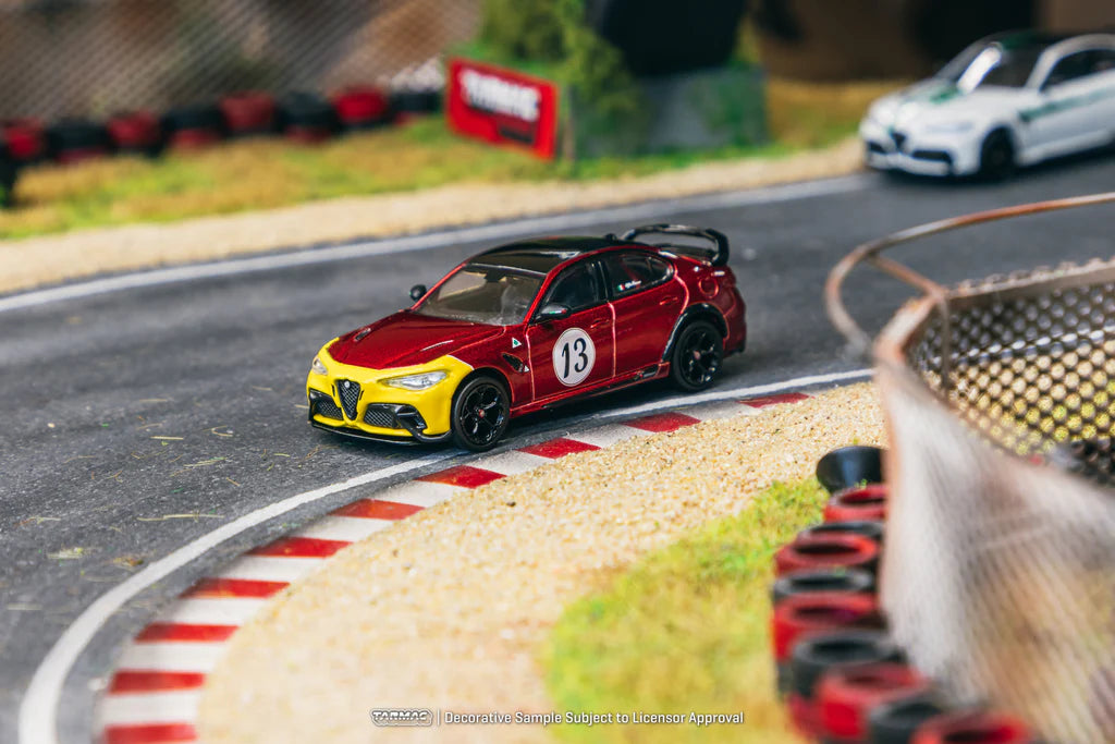 Tarmac Works 1/64 Alfa Romeo Giulia GTAm red/yellow die-cast model Mijo Exclusive GLOBAL64