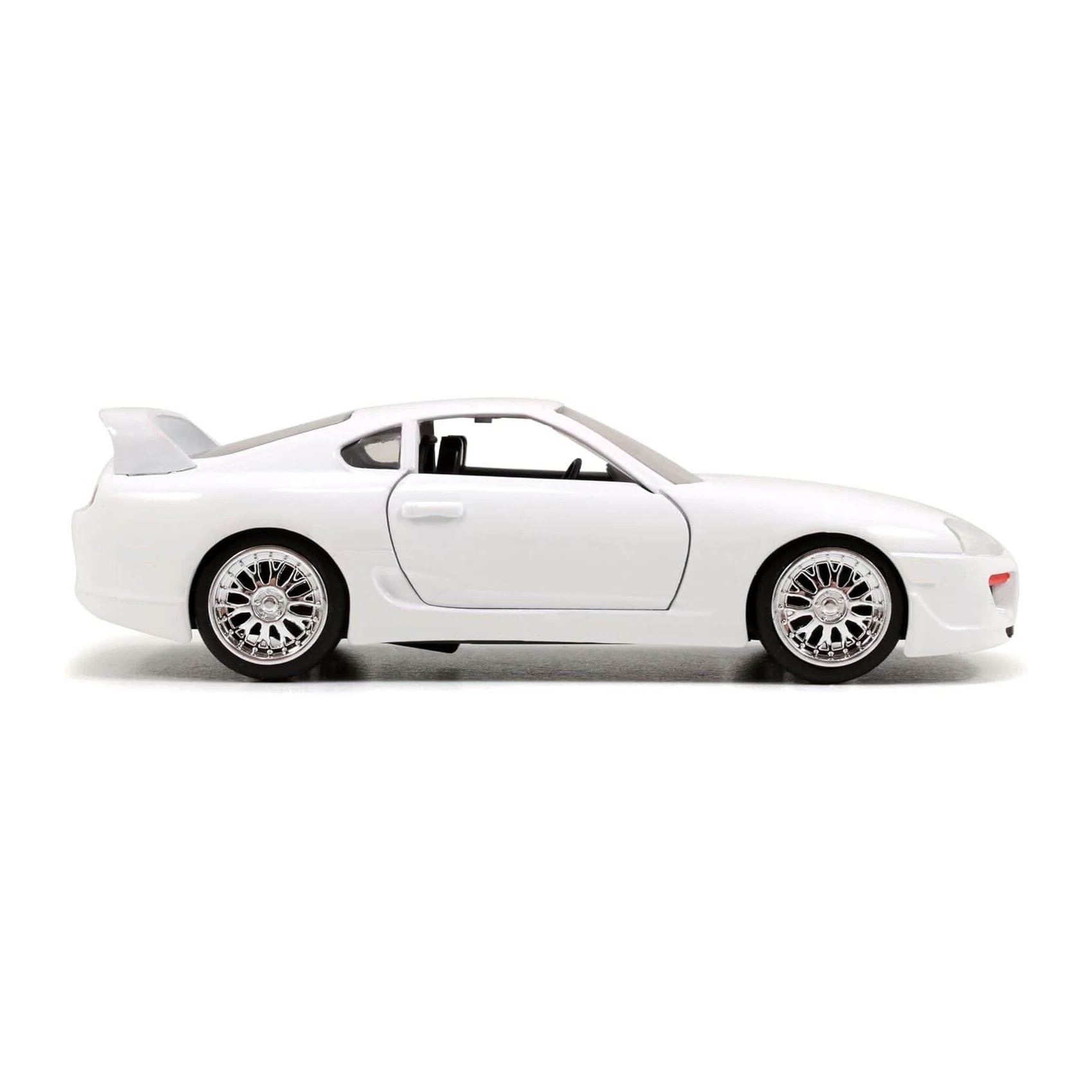 Jada Toys 1:32 die-cast model of Brian’s white 1995 Toyota Supra from Fast & Furious 7 with detailed finish.